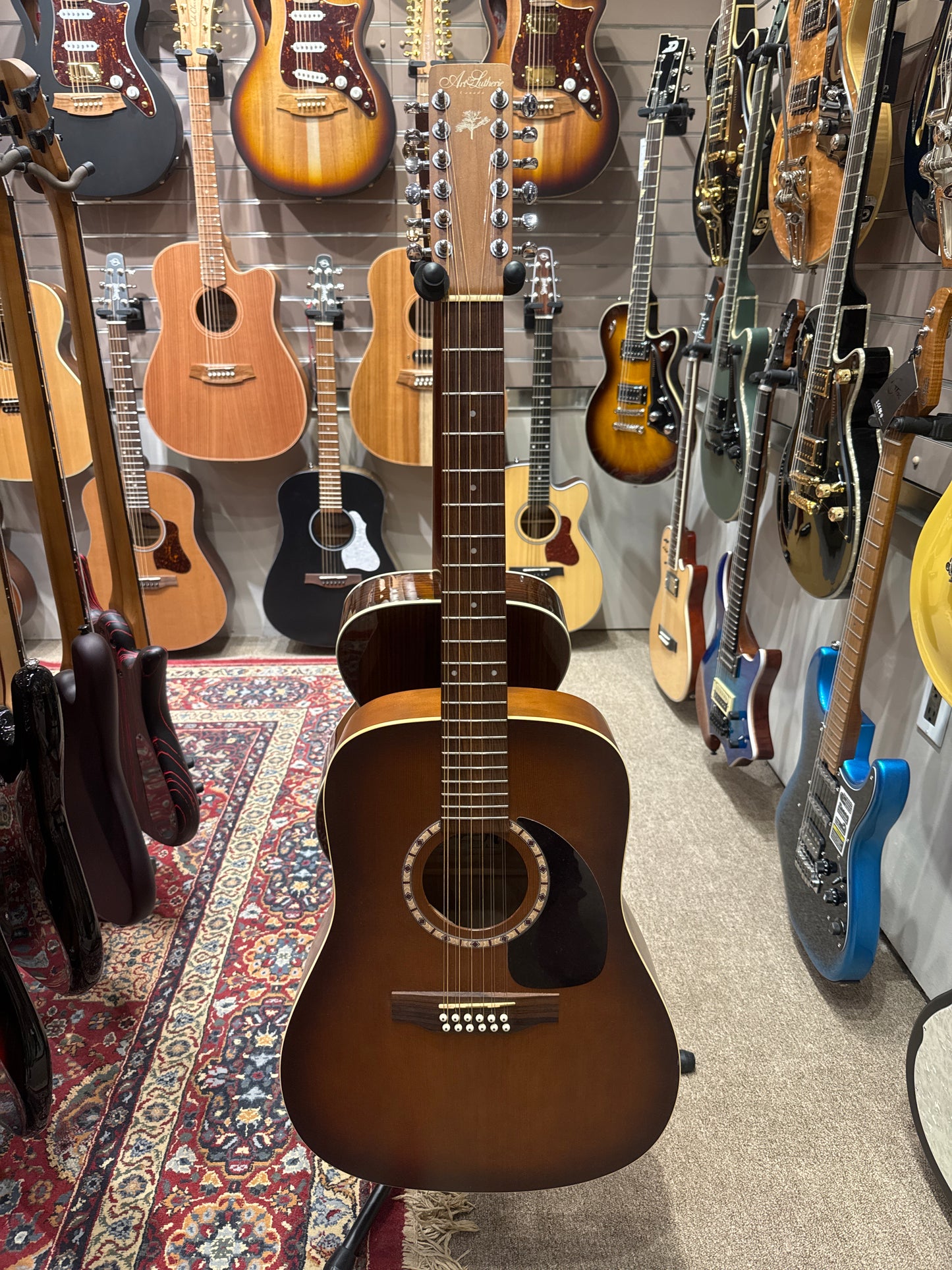 Art & Lutherie 12 String Cedar Antique Burst Acoustic