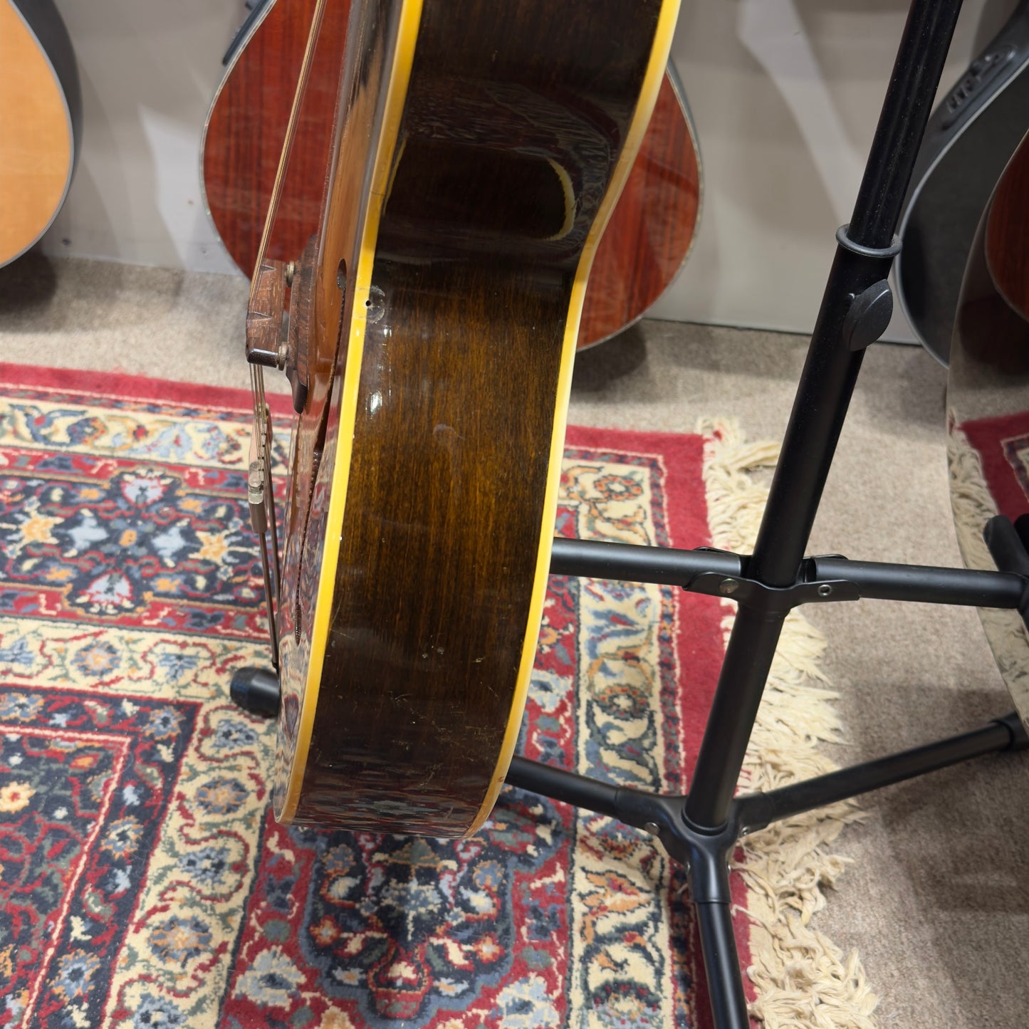 Gibson L-50 (30-40s) F-Hole Sunburst - Fair