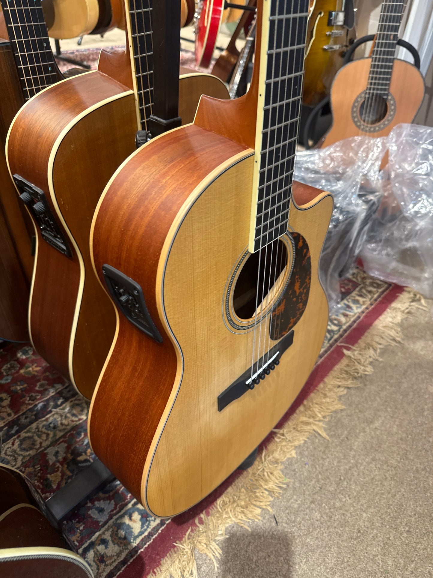 Larrivee LV-03 Acoustic Guitar - Mint