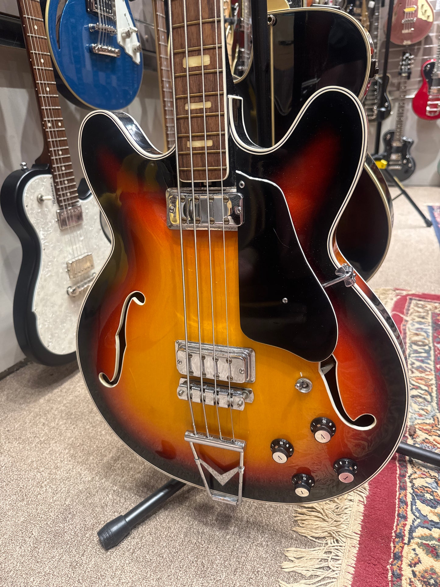 Espana Short Scale Semi Hollow Bass - Good