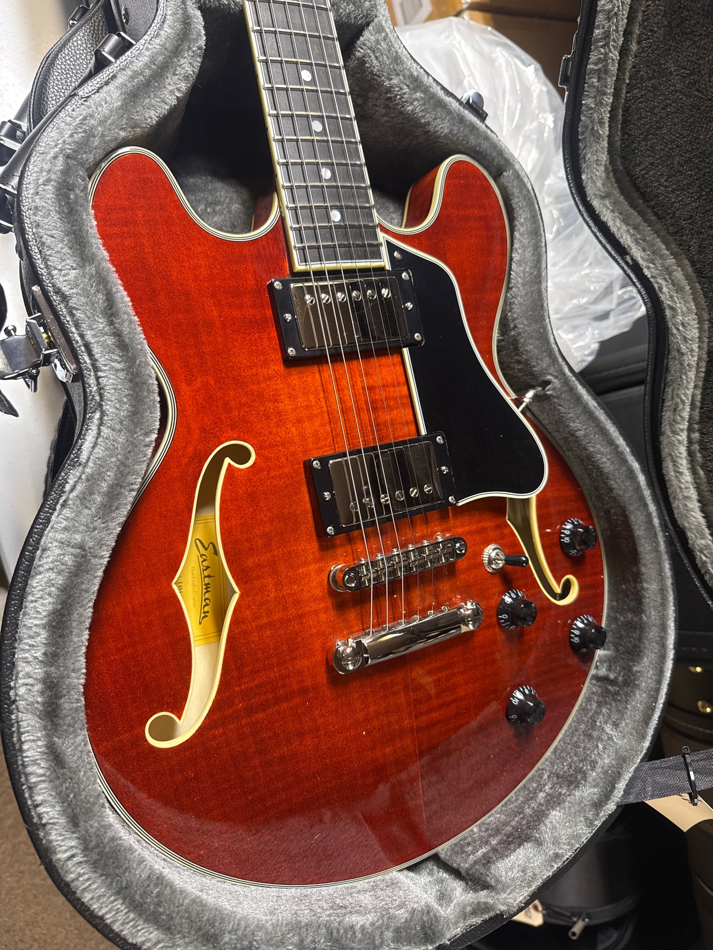 Eastman T484 Classic Finish Electric Guitar