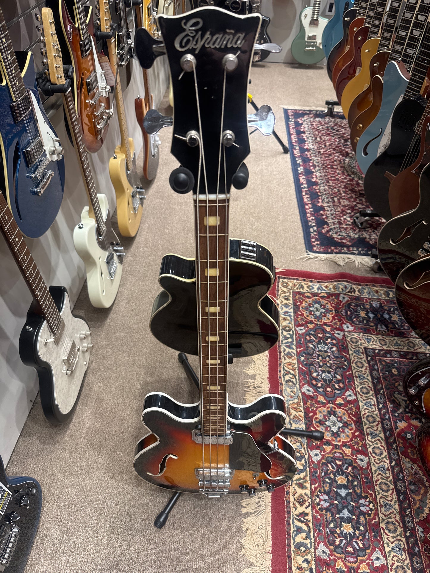 Espana Short Scale Semi Hollow Bass - Good