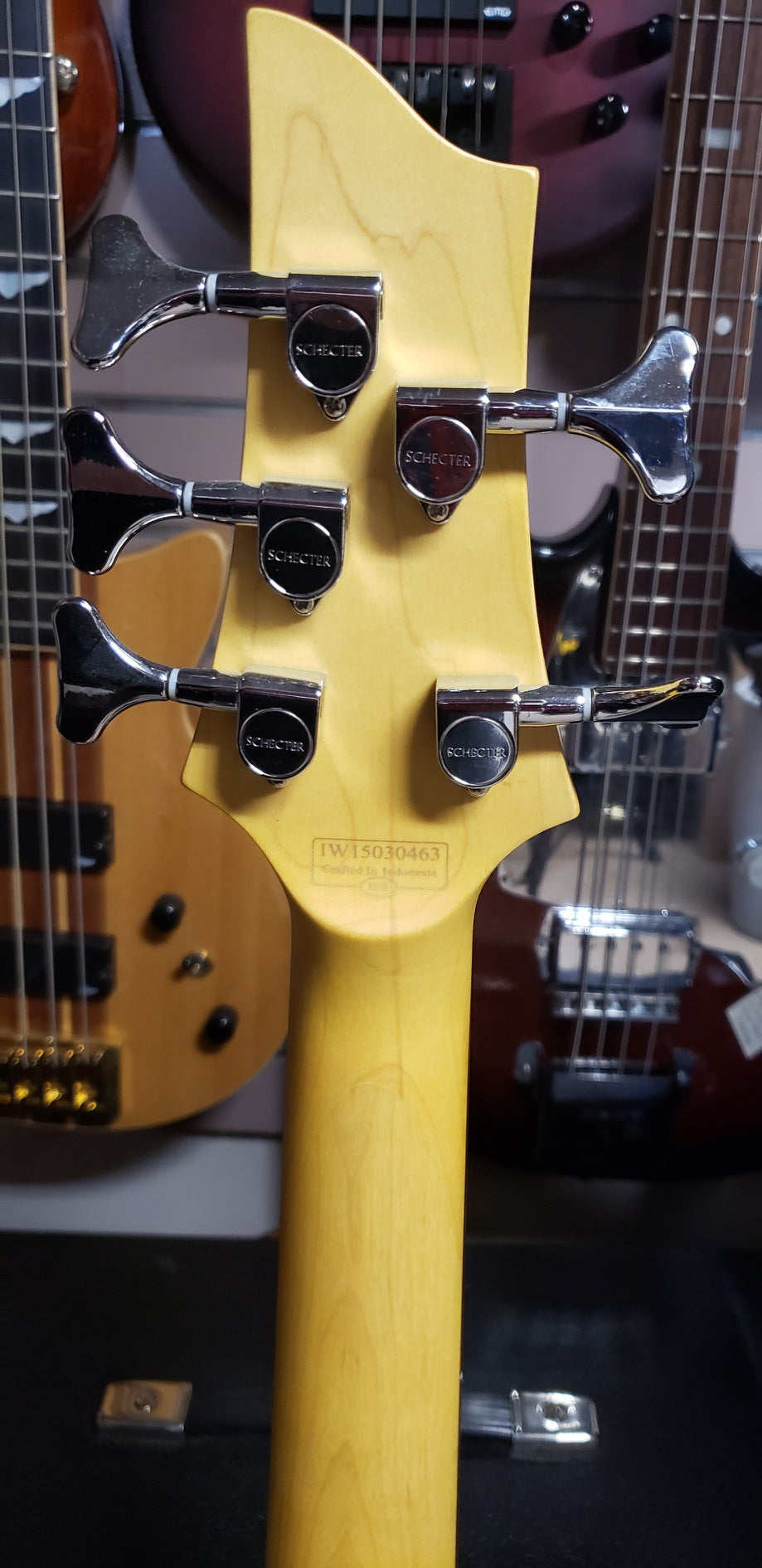Schecter Stiletto Vintage - 3-tone Sunburst, 5-string