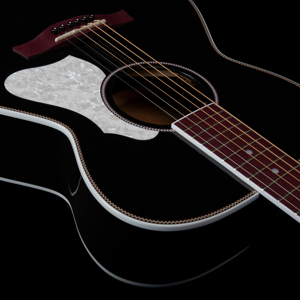 Seagull Artist Limited Tuxedo Black EQ Electric Acoustic Guitar