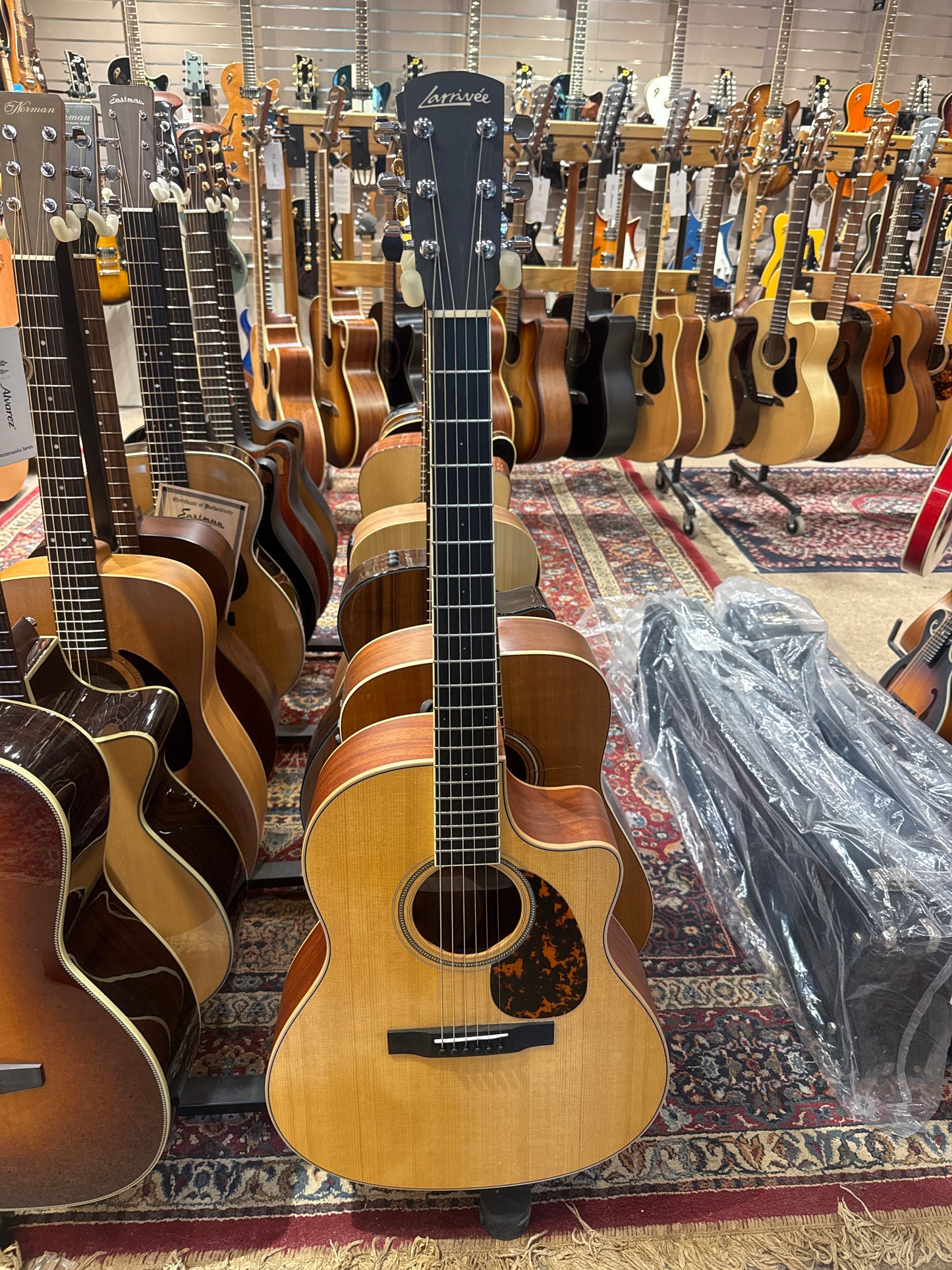Larrivee LV-03 Acoustic Guitar - Mint