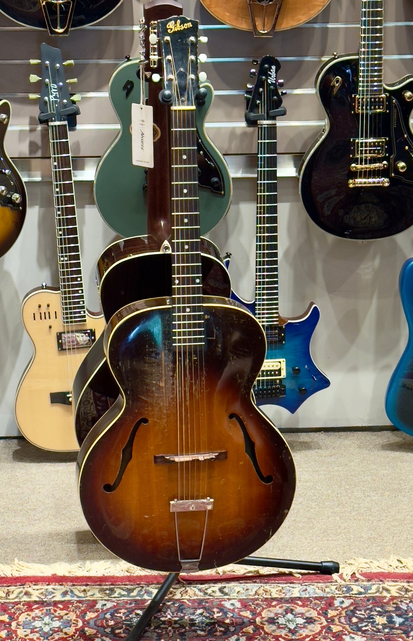 Gibson L-50 (30-40s) F-Hole Sunburst - Fair