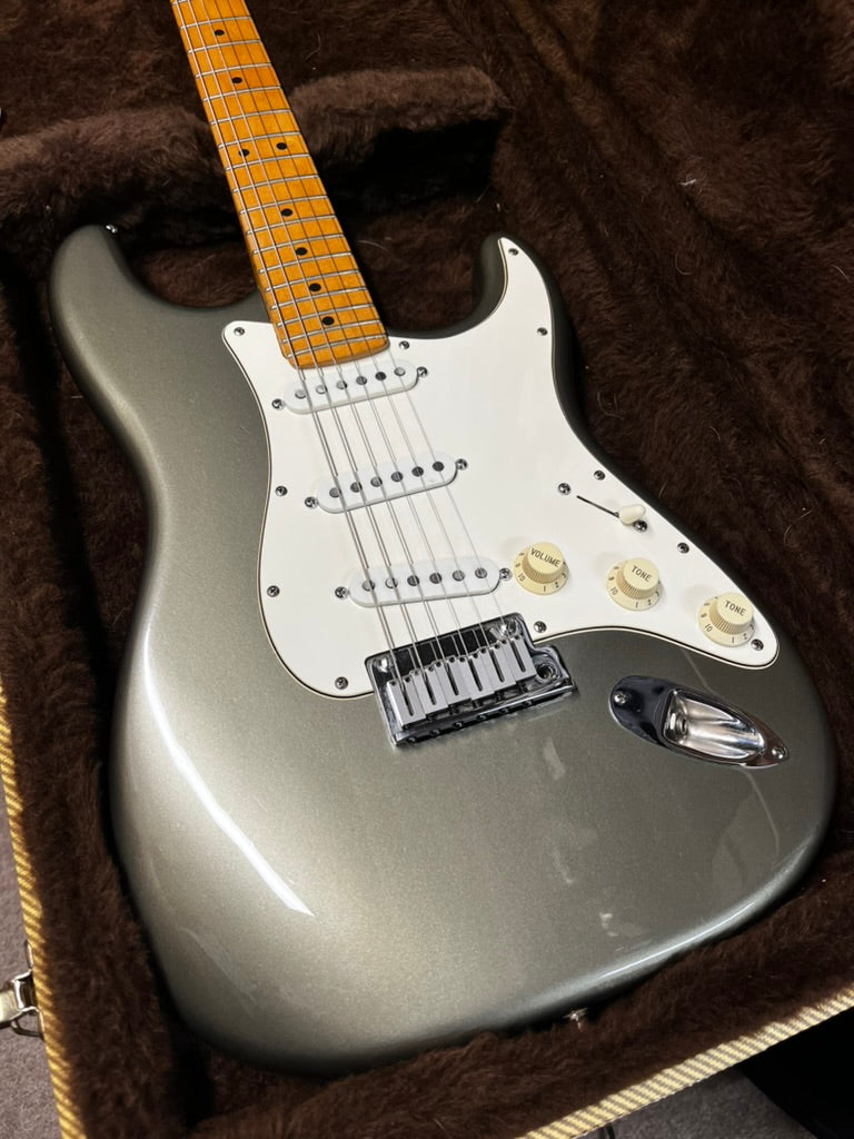 Fender Stratocaster American Standard 1984 Inca Silver Electric Guitar - Used Good