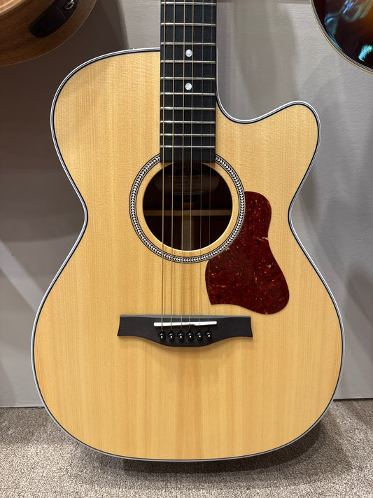 Seagull Maritime SWS CH CW EQ Presys II Electric Acoustic Guitar