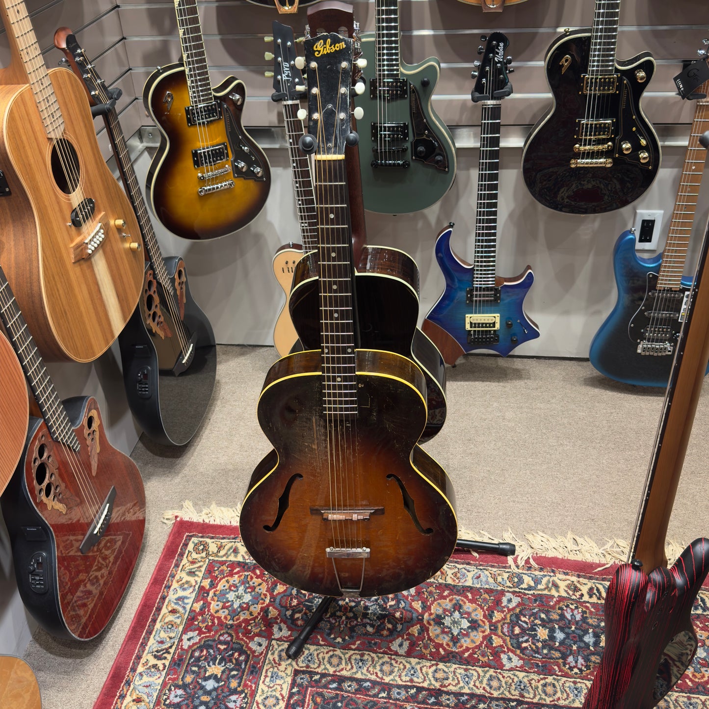 Gibson L-50 (30-40s) F-Hole Sunburst - Fair