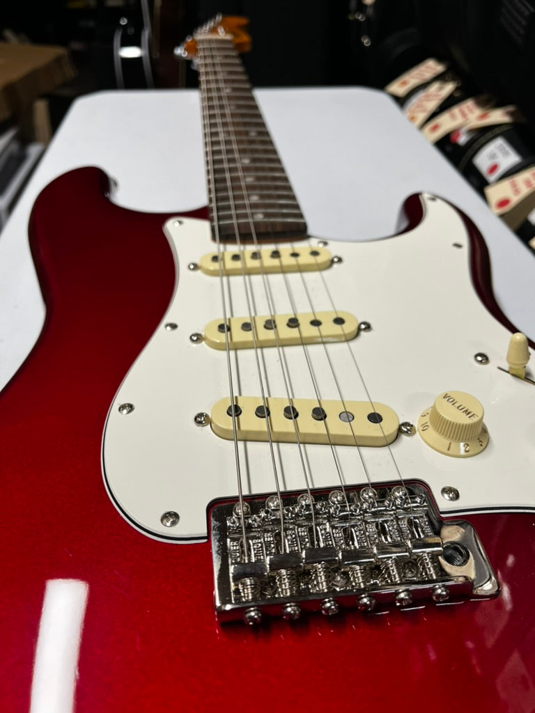 Fender Squier 60s Classic Vibe Stratocaster Candy Apple Red Electric Guitar w/ Upgraded Pickups and Locking Tuners 2022 - Used Mint