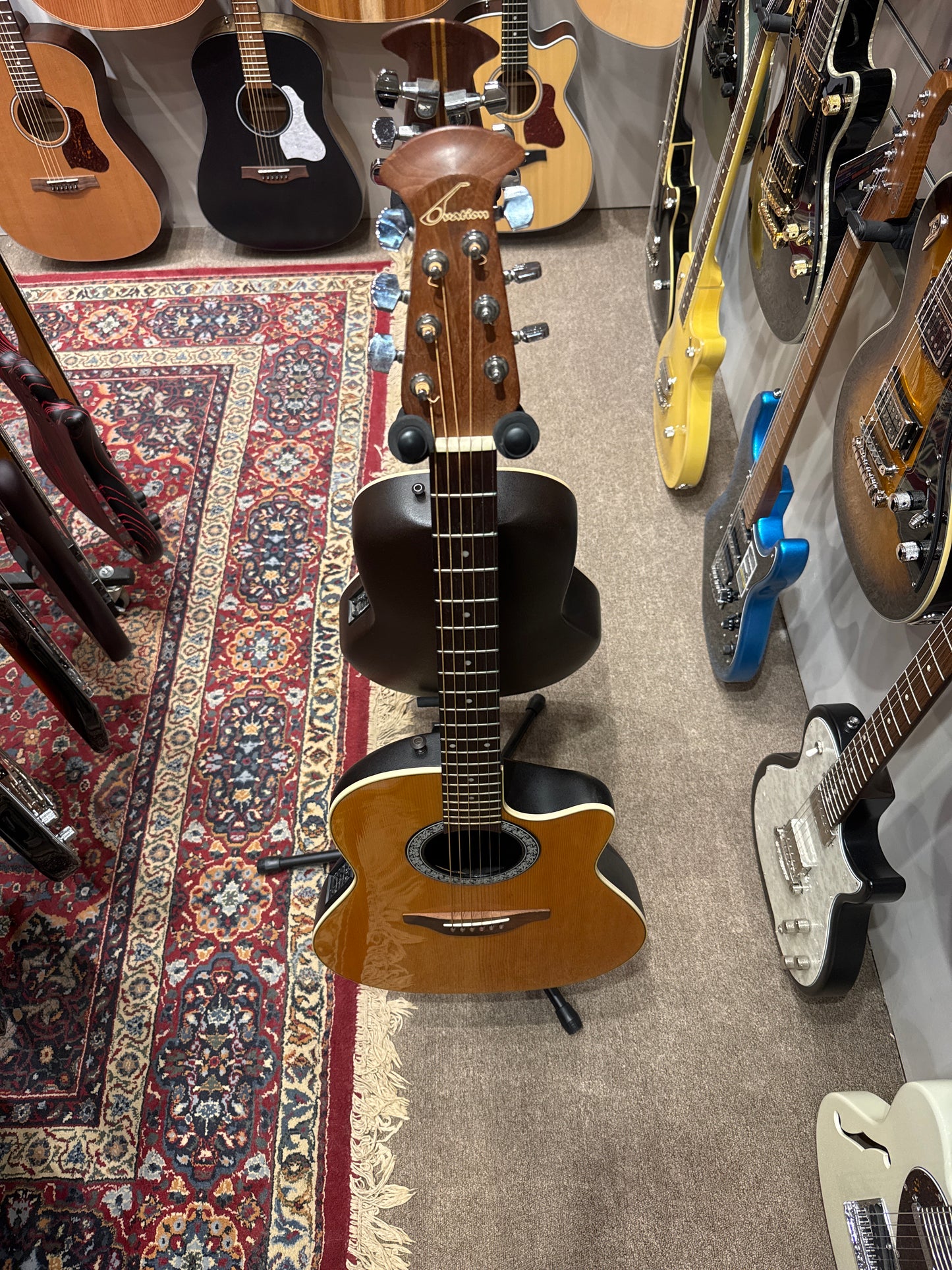 Ovation Standard Balladeer 1861 - Excellent