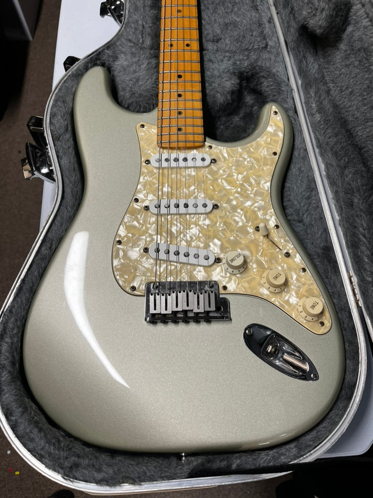 Fender American Strat Plus Inca Silver 1997 Electric Guitar - Used Good