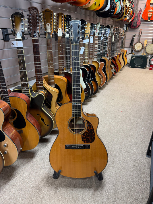 2006 Larrivée Model LSV-11 Acoustic Guitar (Pre-Owned)