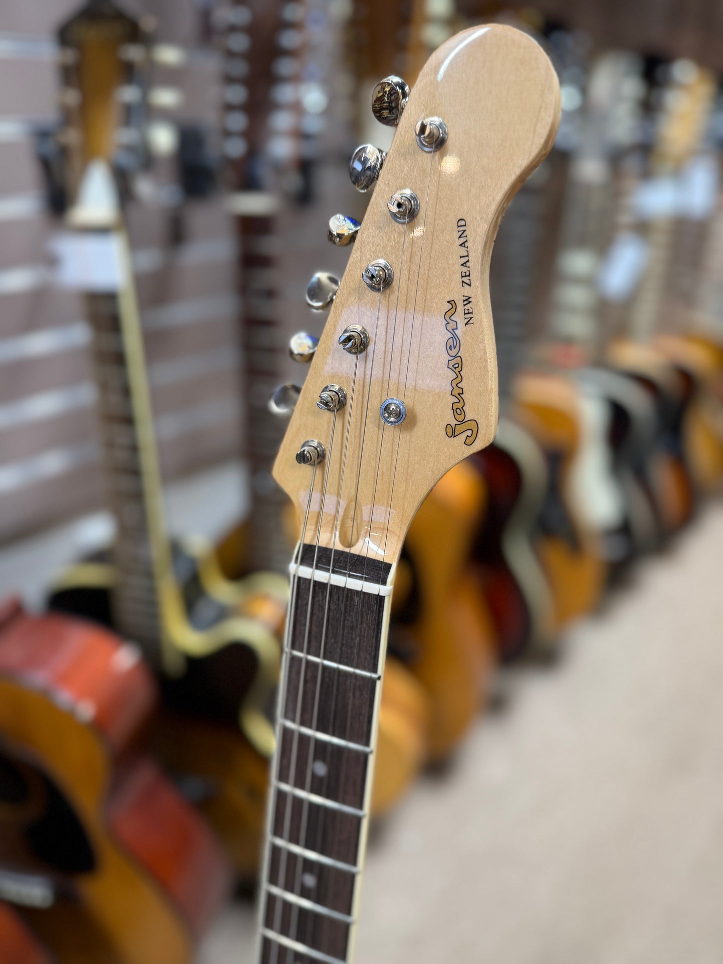 Jansen JazzMan Sunburst Electric Guitar