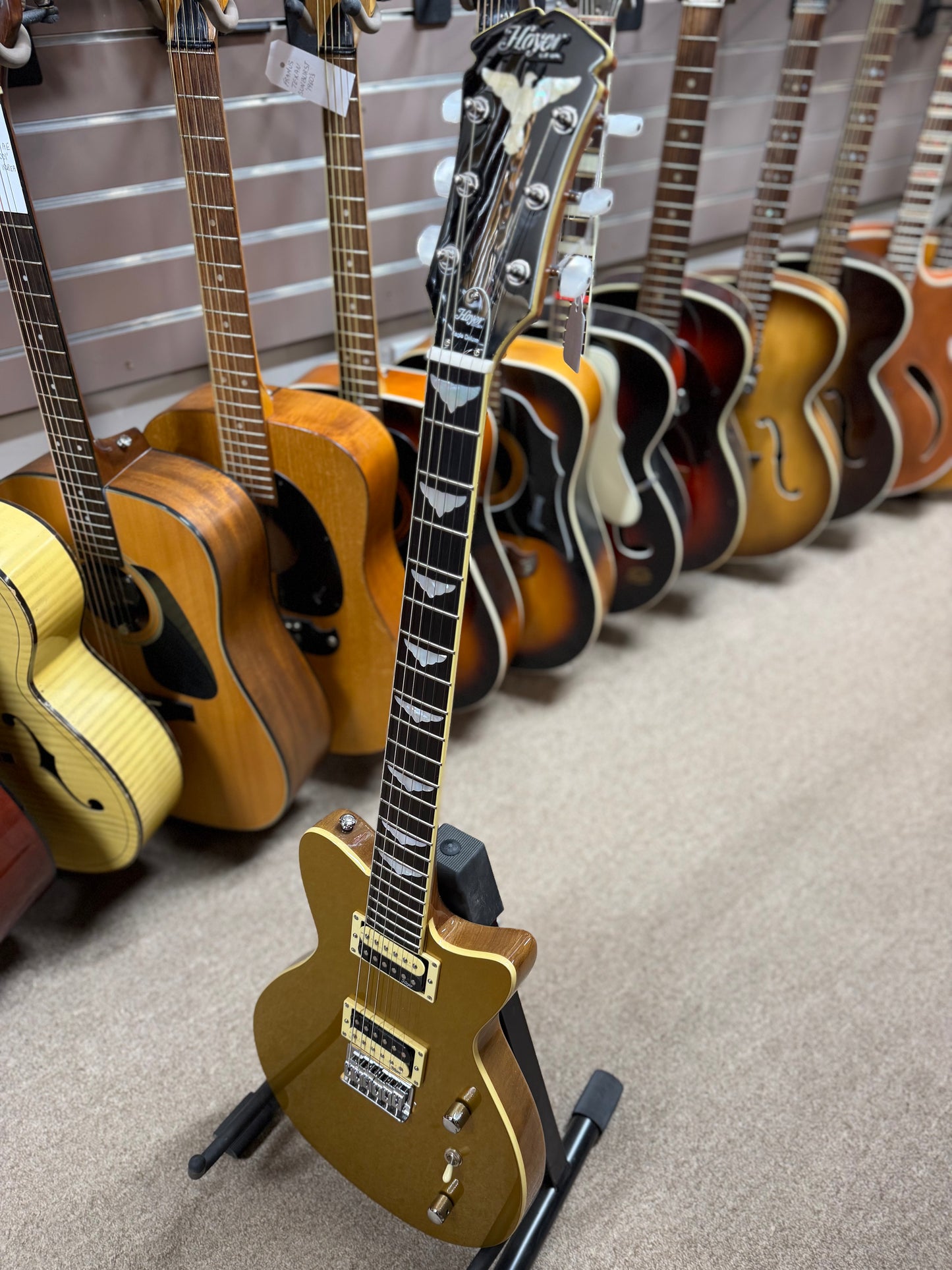 Hoyer Eagle Deluxe HEG 310 Gold Top Electric Guitar New Old Stock
