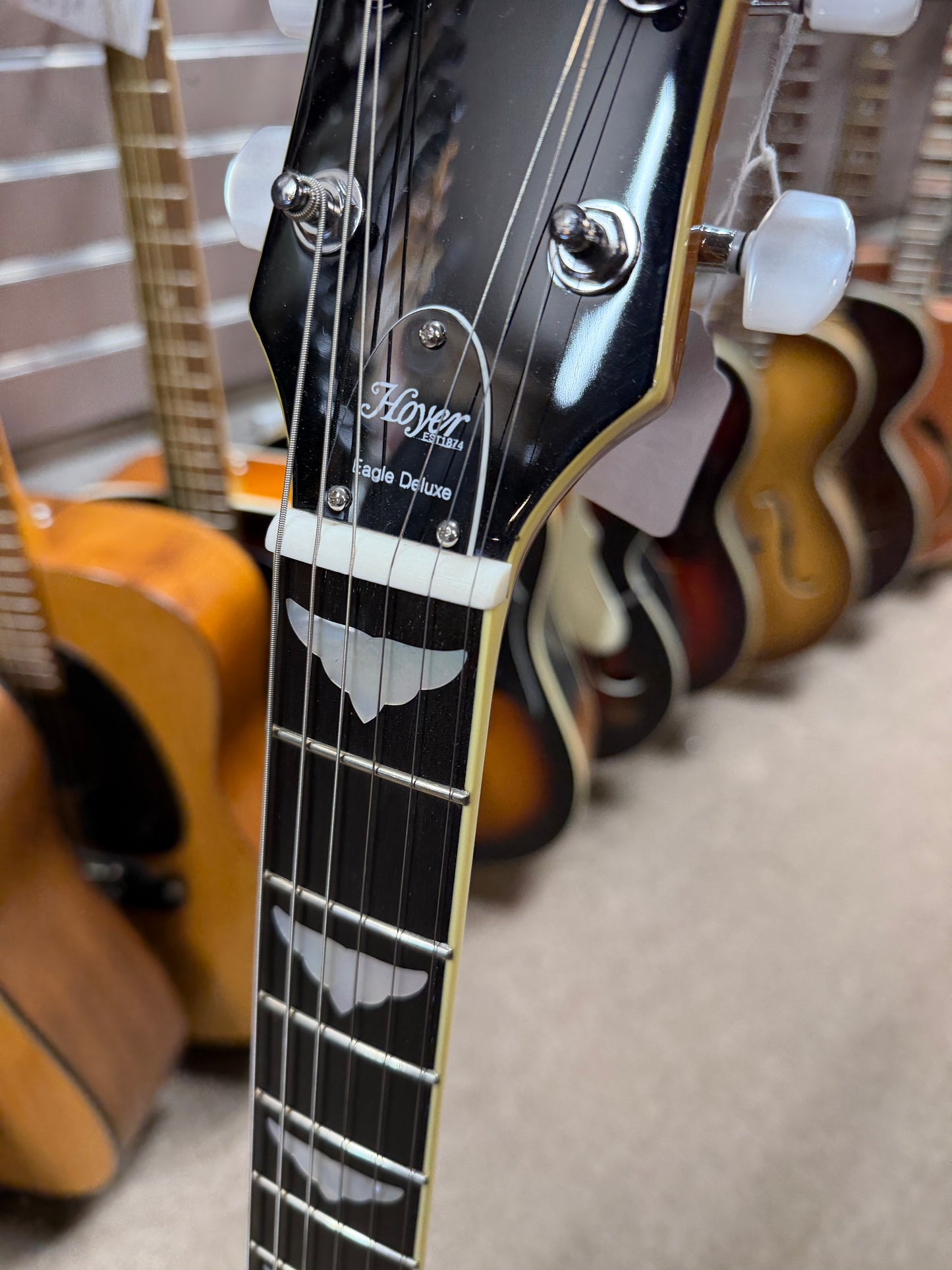 Hoyer Eagle Deluxe HEG 310 Gold Top Electric Guitar New Old Stock