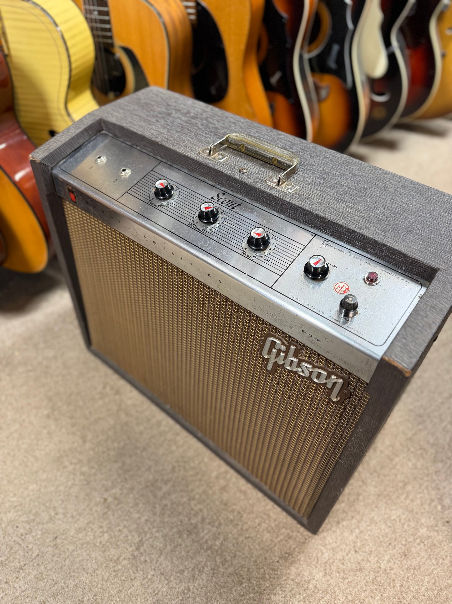 Gibson GA-17RVT Scout 10-Watt 1x10" Guitar Combo 1963 - 1967 (Pre-Owned)