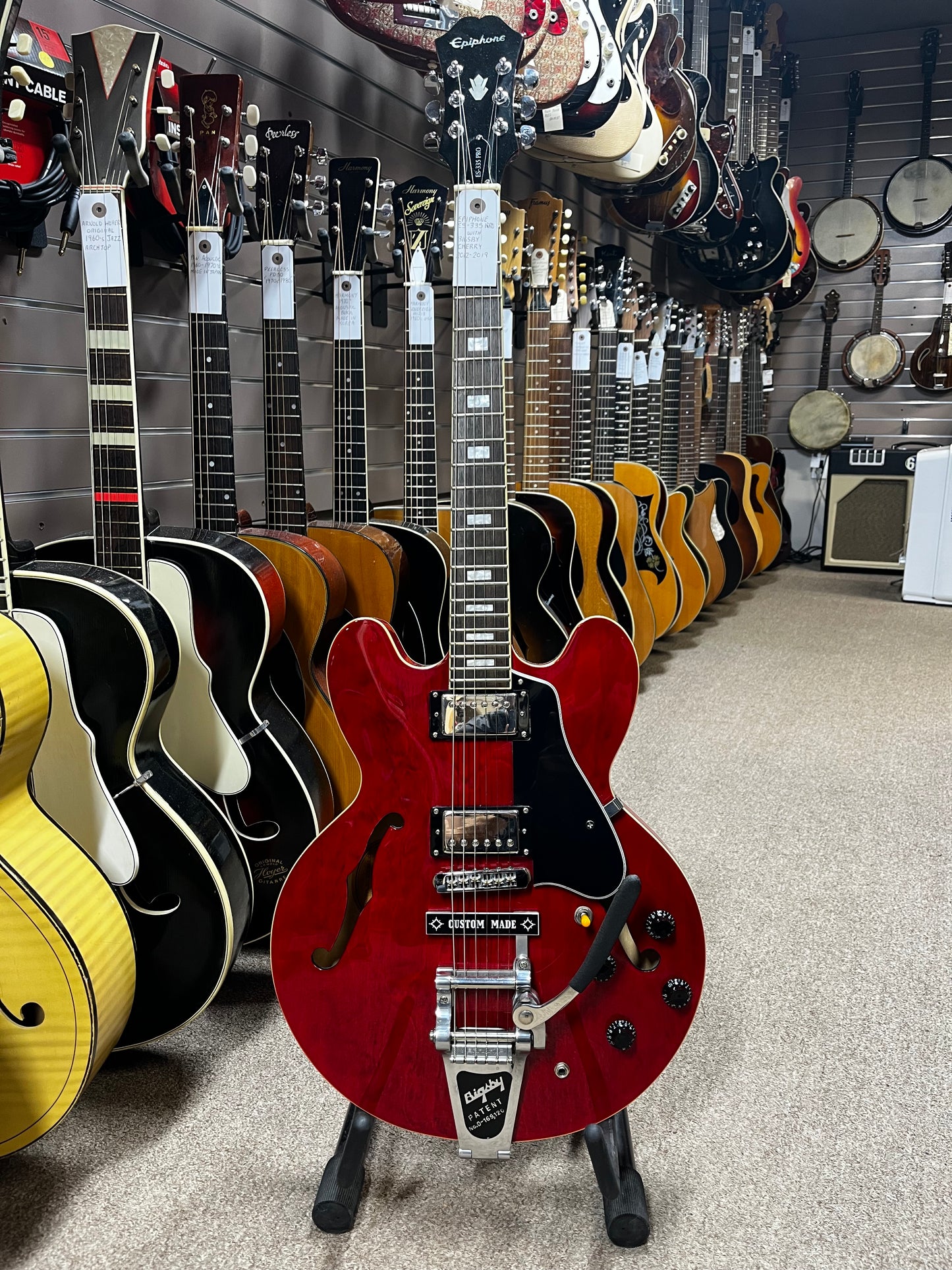 Epiphone ES-335 Red w/ Bigsby Electric Guitar - Excellent