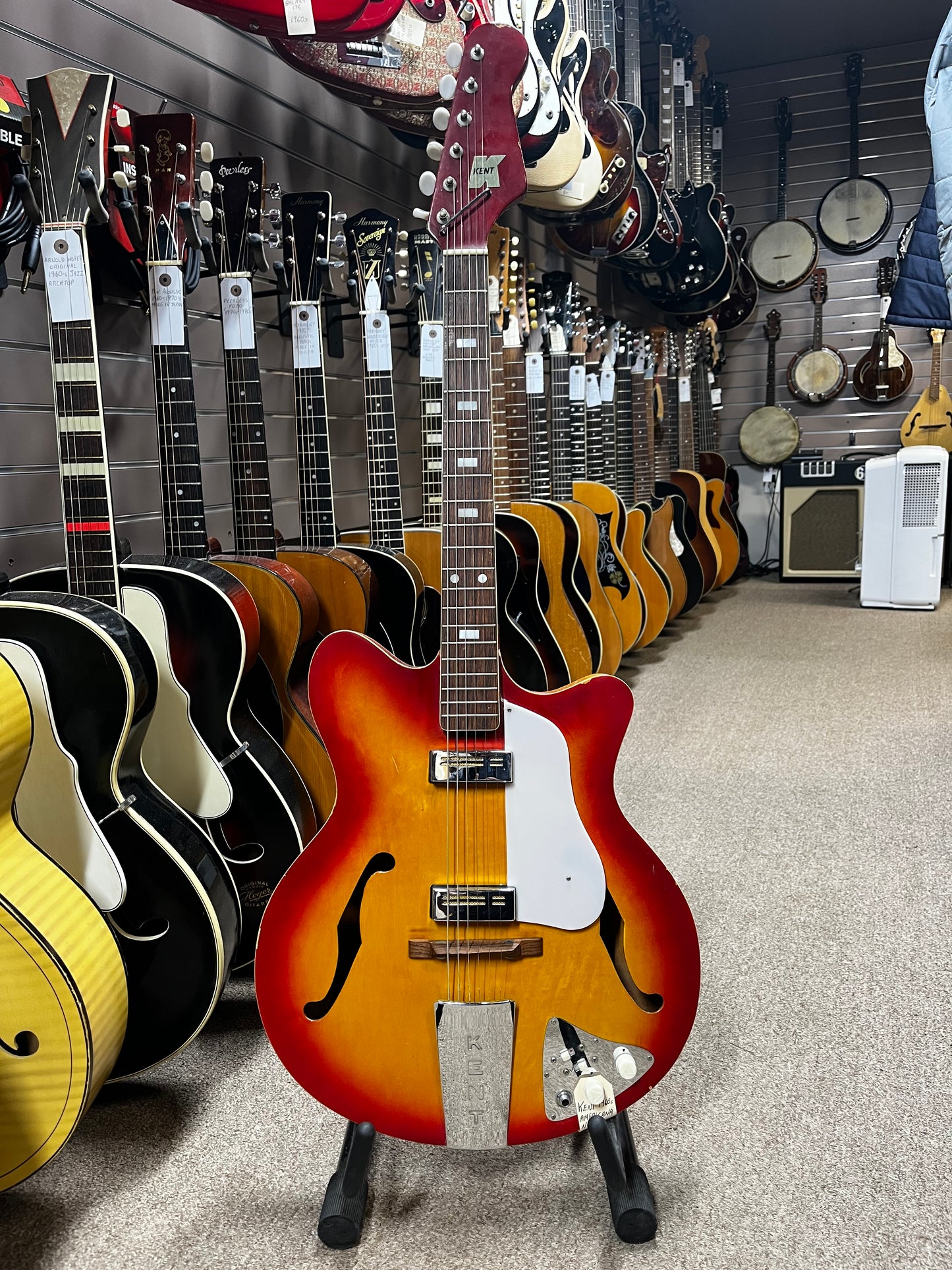 Kent Americana No. 546 - Short Scale Electric Guitar