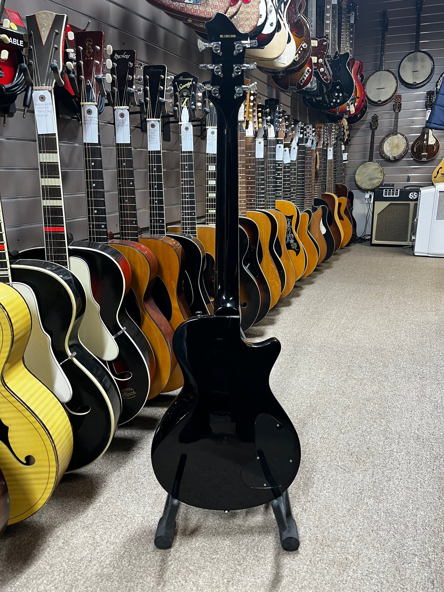 Hagstrom Ultra Swede Cosmic Black Burst Lefthand - Excellent