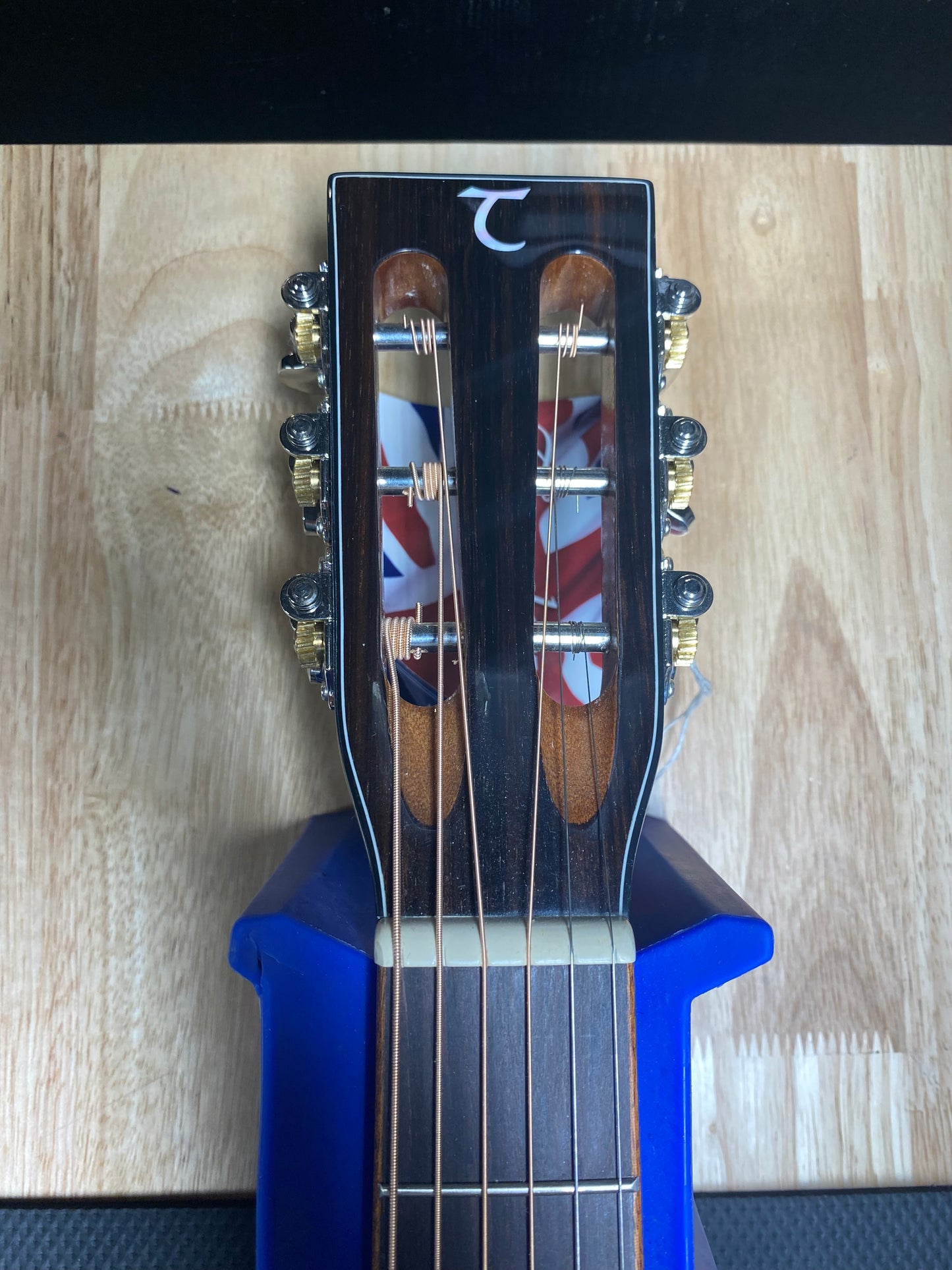 Tanglewood Java TWJPS Parlour Natural Acoustic Guitar Headstock