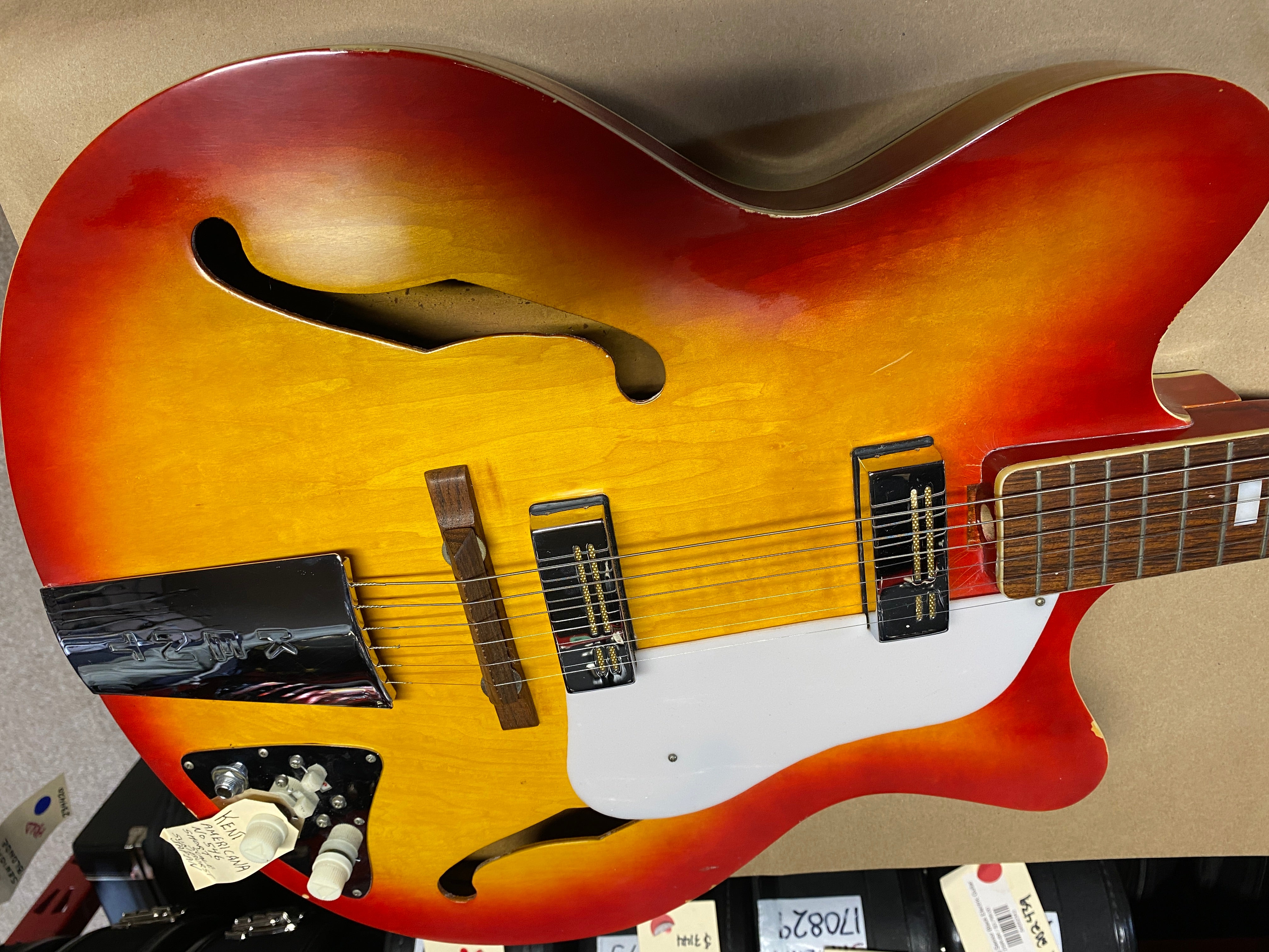 Kent Americana No. 546 - Short Scale Electric Guitar – The Guitar
