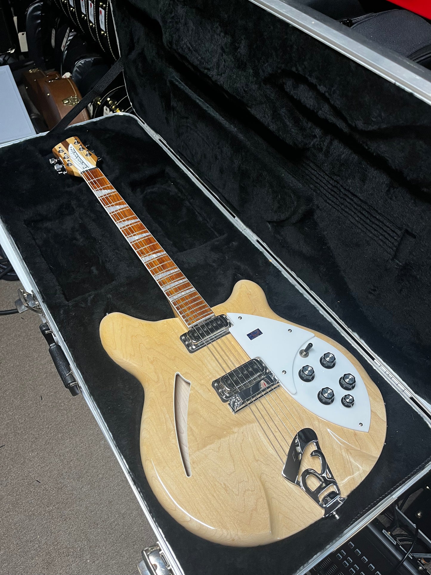 Rickenbacker 360 Mapleglo Electric Guitar 2012 - Used Mint