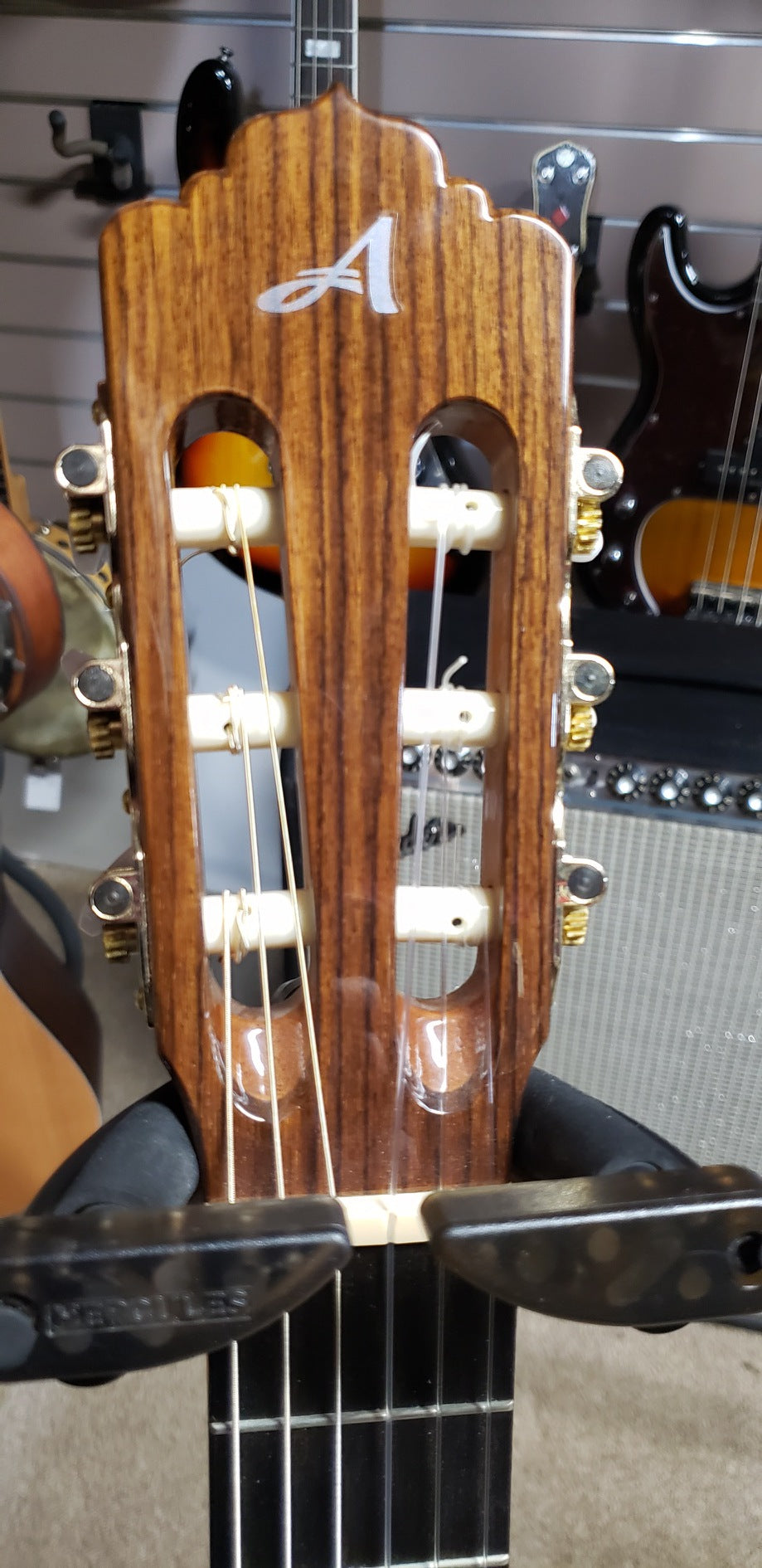 Almansa 413 G Acoustic/Electric Nylon String Guitar - Excellent