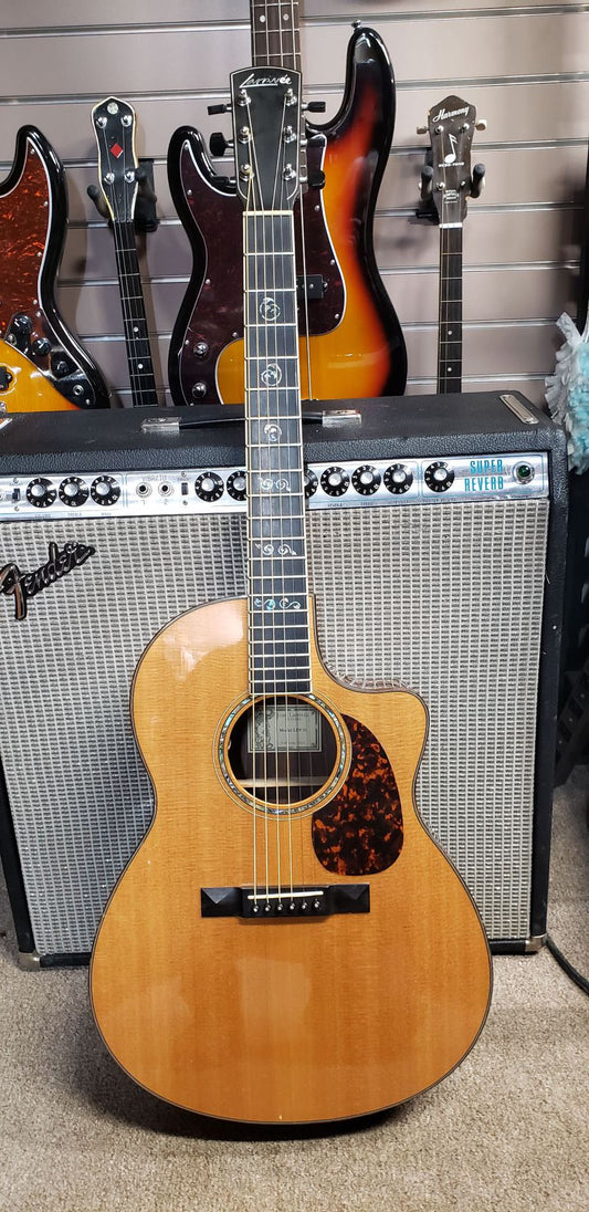 Larrivée Model LSV-11 Acoustic Guitar  - Mint
