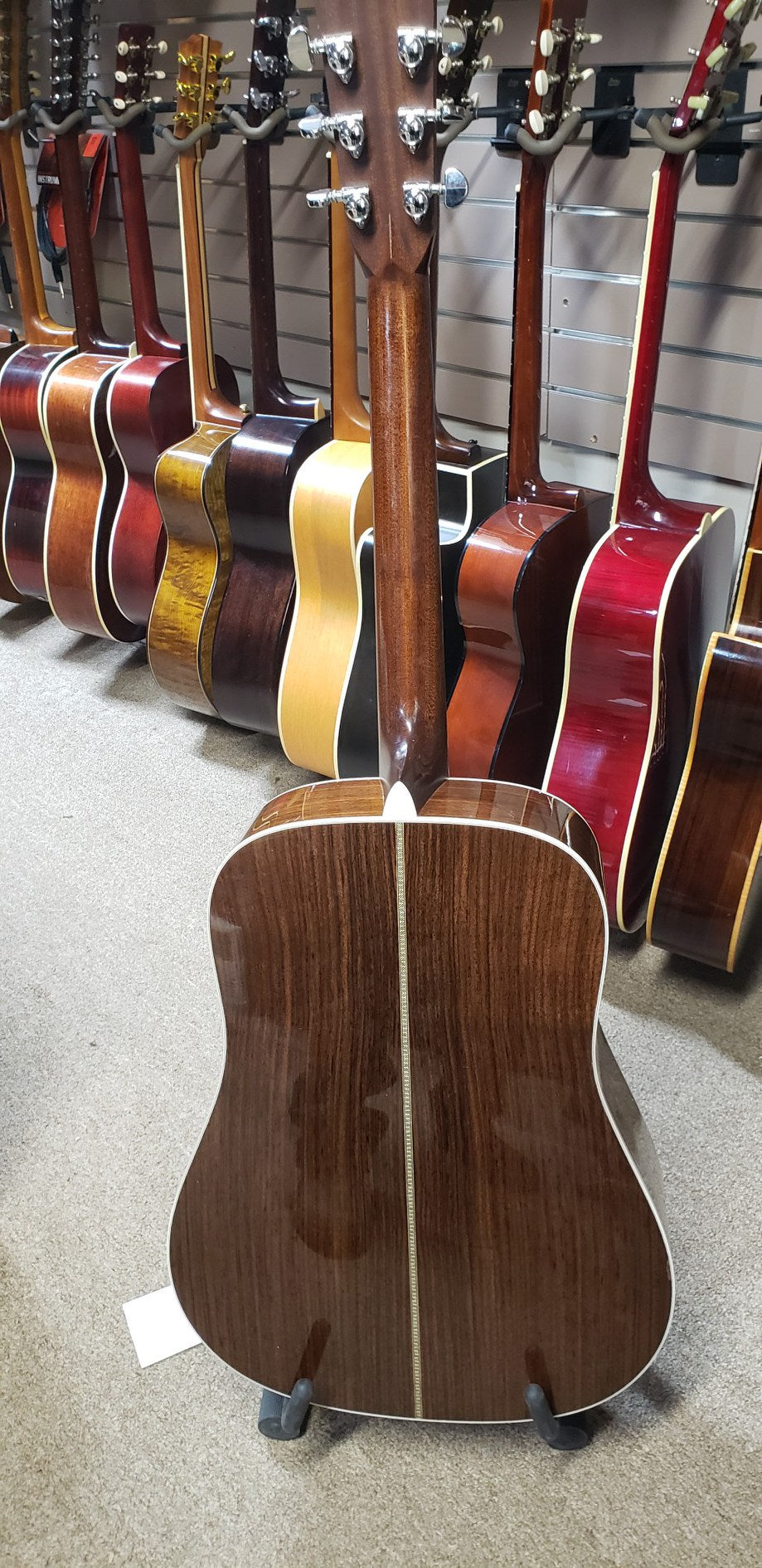 Martin Standard Series HD-28 Left Handed - Excellent