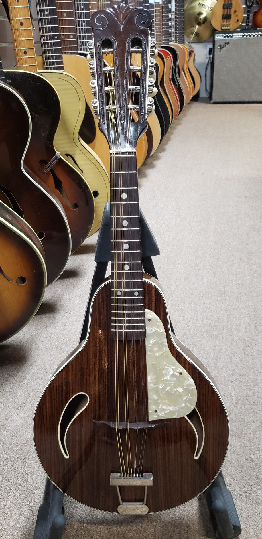 Hofner Model 545 Mandolin – Teardrop Body & Slotted Headstock (c. 1960s)