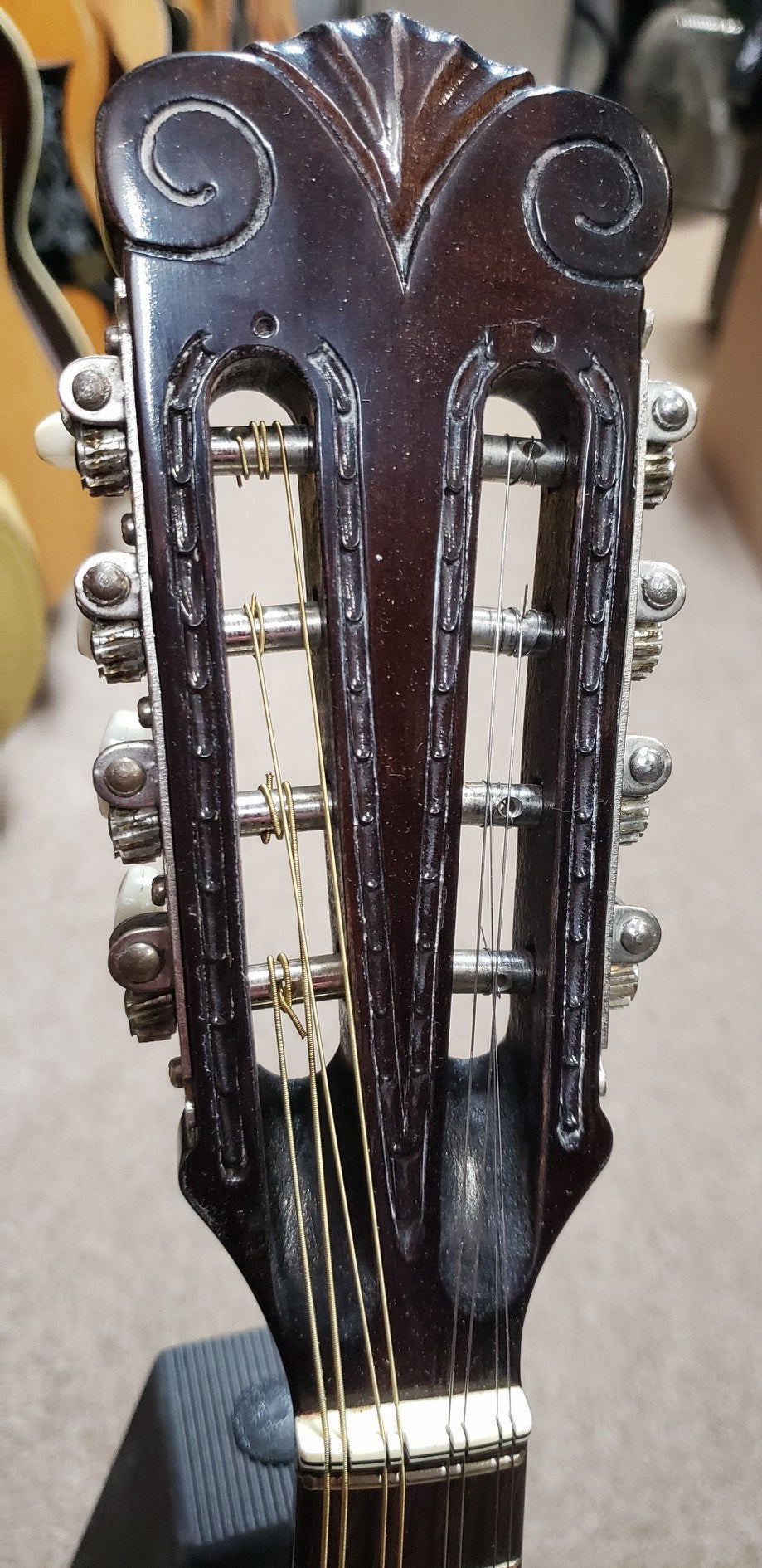 Hofner Model 545 Mandolin – Teardrop Body & Slotted Headstock (c. 1960s)