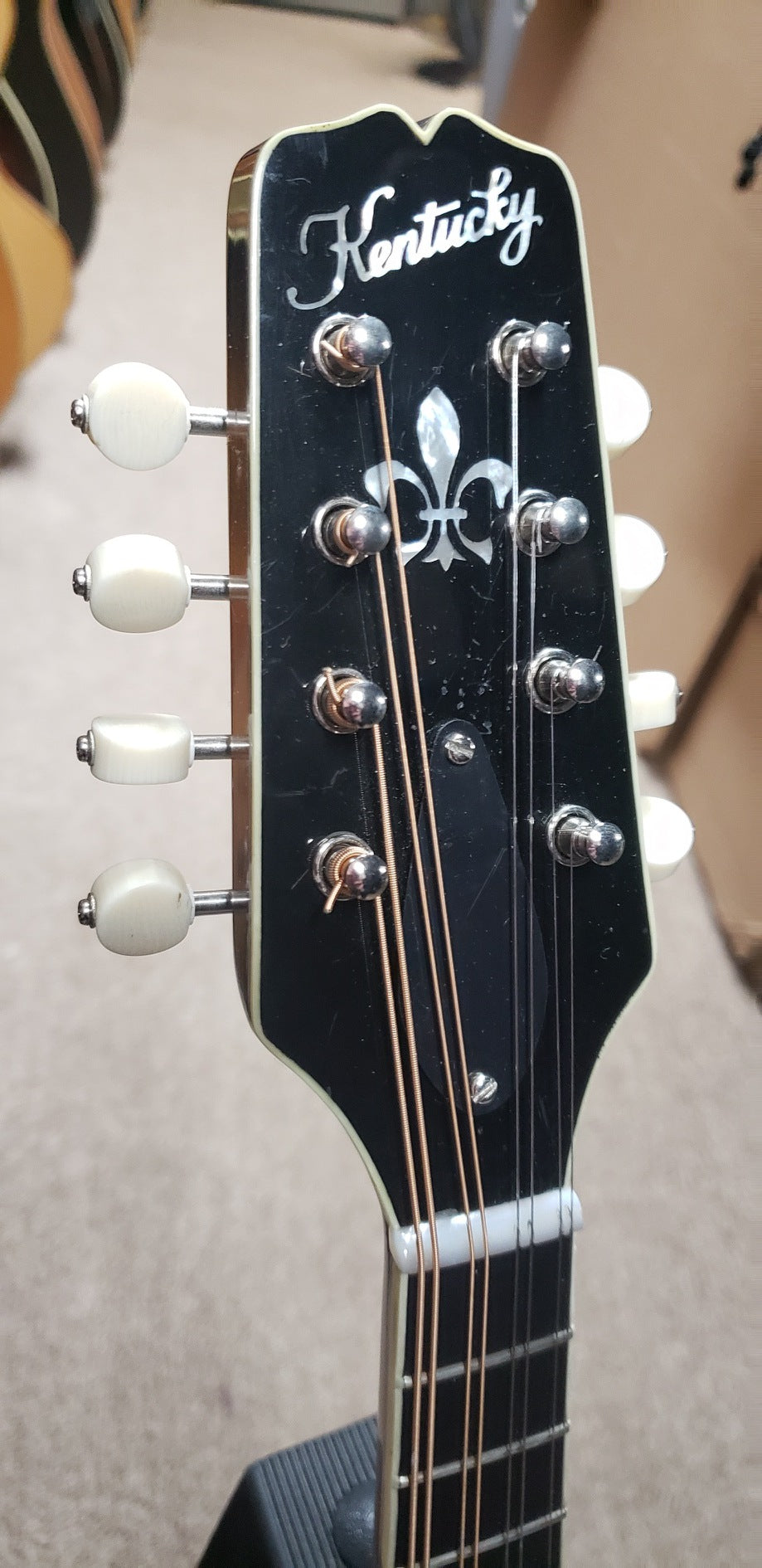 Kentucky KM-950 Master A-Style Mandolin - Excellent