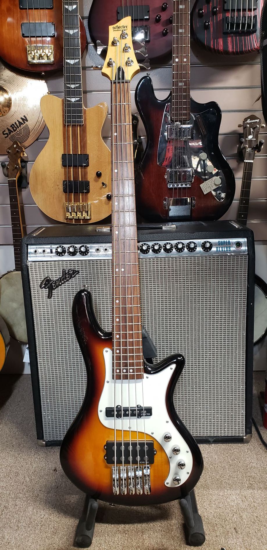 Schecter Stiletto Vintage - 3-tone Sunburst, 5-string