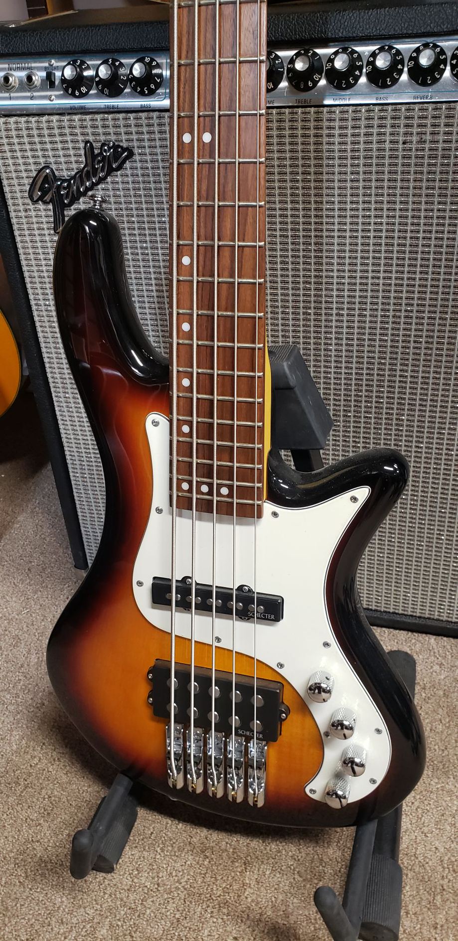 Schecter Stiletto Vintage - 3-tone Sunburst, 5-string