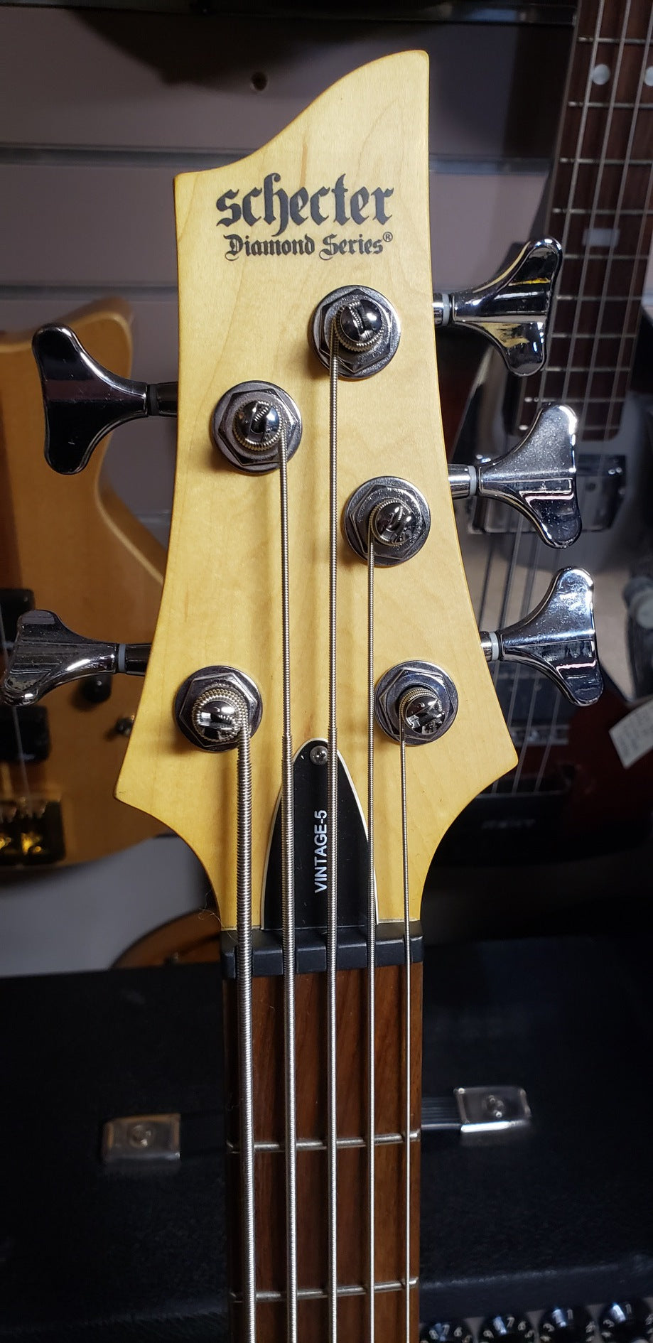 Schecter Stiletto Vintage - 3-tone Sunburst, 5-string