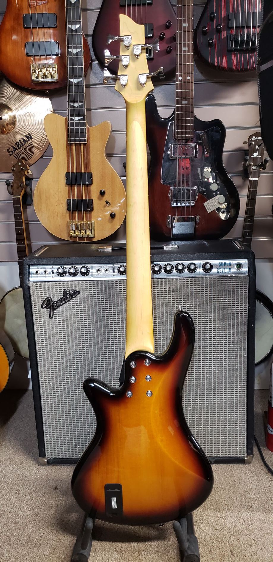 Schecter Stiletto Vintage - 3-tone Sunburst, 5-string