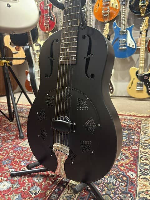 National Reso-Phonic Delphi Matte Black - 2009